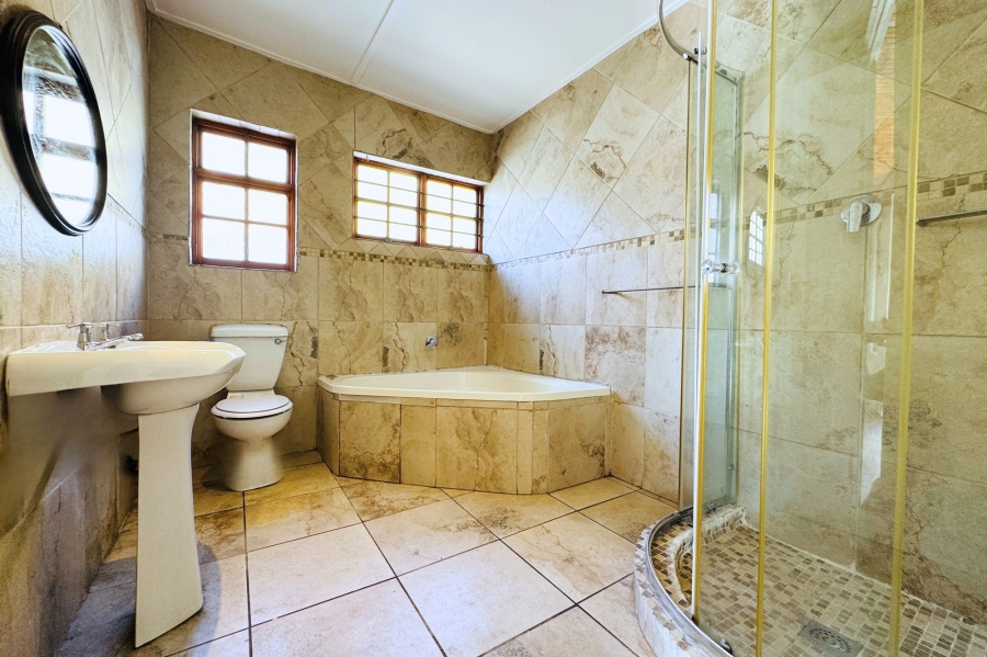 3 Bedroom Property for Sale in Sandbaai Western Cape